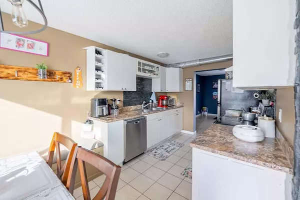 Calgary, AB T2A 6S3,88 Abingdon CRES Northeast