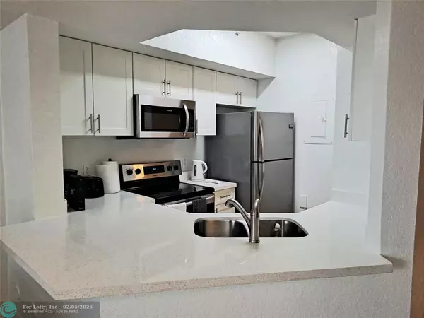 Sunrise, FL 33325,705 SW 148th Ave  #207