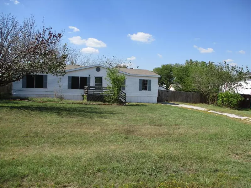 203 Matex Circle, Mabank, TX 75147