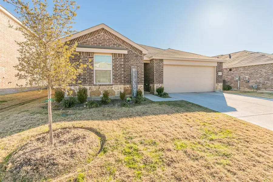 16032 Crews Avenue, Haslet, TX 76052