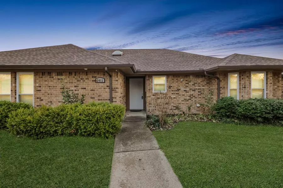 2412 Ridgeview Drive, Sachse, TX 75048