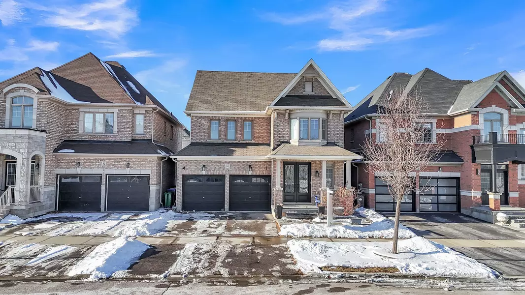 84 Lone Rock CIR, Brampton, ON L6P 0K4