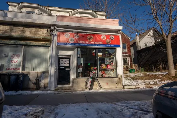 Toronto E01, ON M4M 1Y3,718 Gerrard ST E