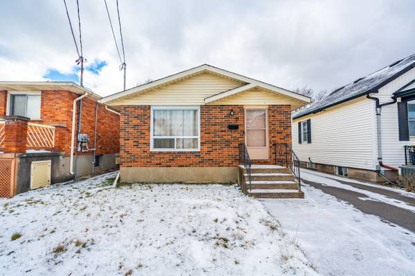 19 Patricia ST, Thorold, ON L2V 3V8