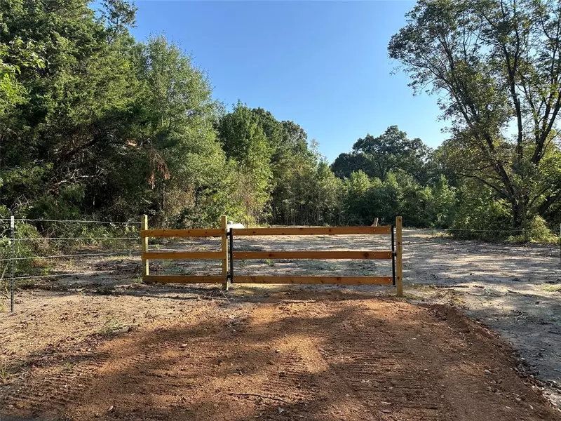 1st Tract 10AC Fm 852, Gilmer, TX 75644