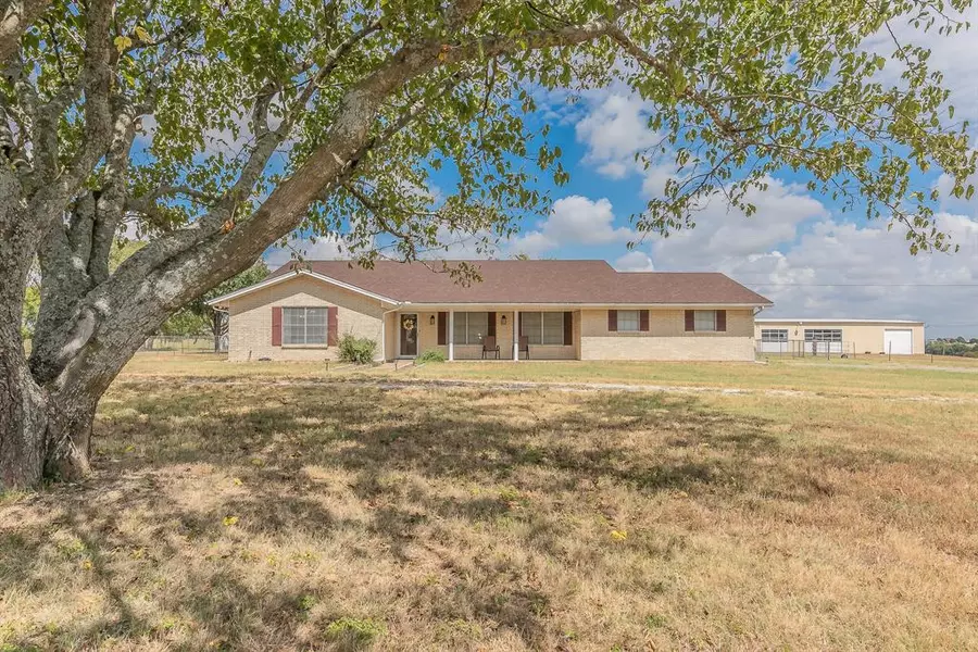 5108 Woodard Avenue, Cleburne, TX 76033