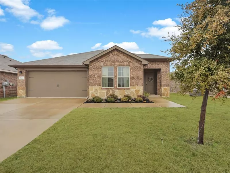 3105 Logan Drive, Forney, TX 75126