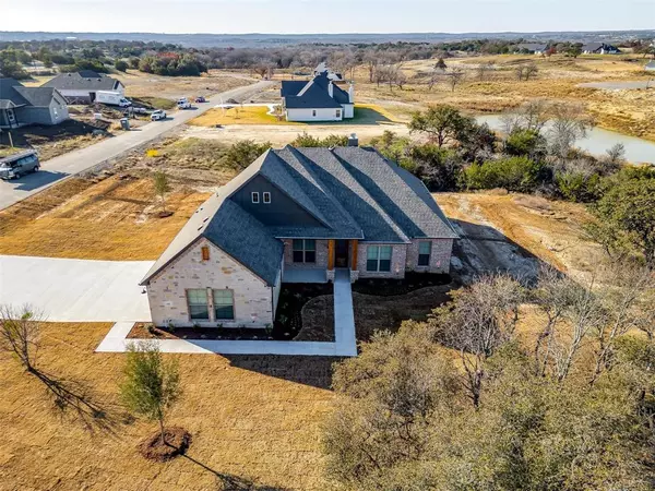 105 Coalson Crossing, Azle, TX 76020