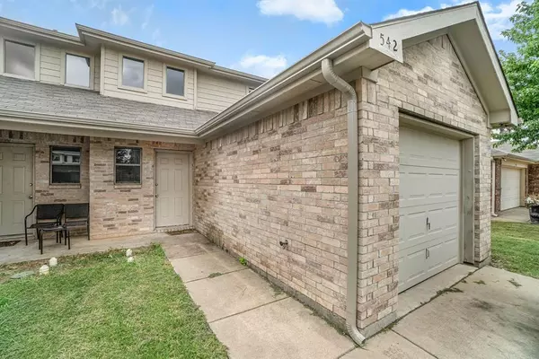 542 Mast Court, Crowley, TX 76036