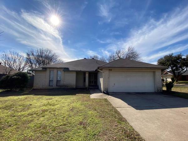 908 Packard Drive,  Arlington,  TX 76001