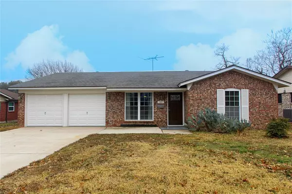 303 Huntington Drive, Euless, TX 76040