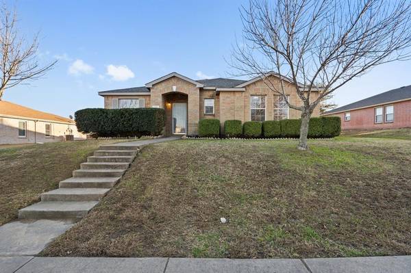 616 Snapdragon Lane, Desoto, TX 75115