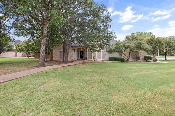 3241 Golden Oaks Circle, Granbury, TX 76049