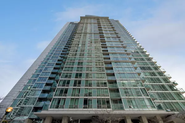 Toronto C01, ON M5V 3S2,81 Navy Wharf CT #302