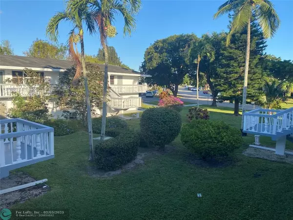 Deerfield Beach, FL 33442,520 Durham R  #520