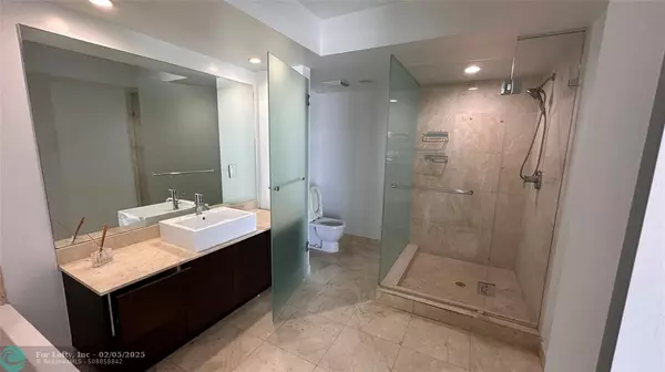 Sunny Isles Beach, FL 33160,150 SUNNY ISLES BCH  #1402