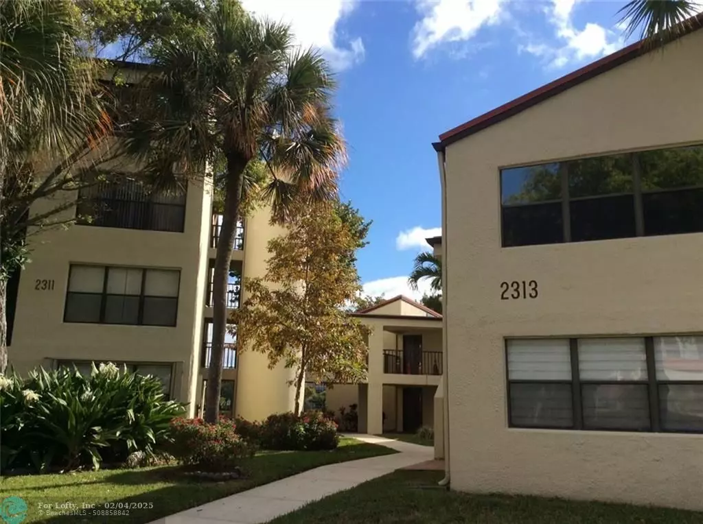 Pompano Beach, FL 33069,2313 S Cypress Bend Dr  #122B