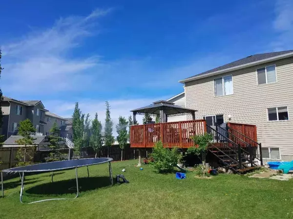 49 Royal Elm Mews NW, Calgary, AB T3G 5P6