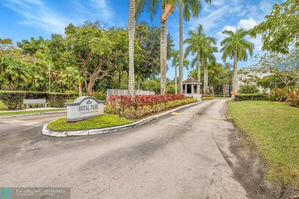 118 Royal Park Dr  #4G, Oakland Park, FL 33309