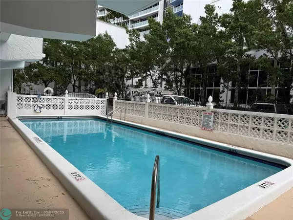 Fort Lauderdale, FL 33304,3000 Riomar St  #707