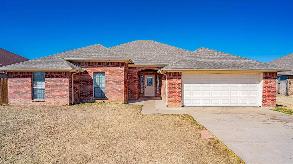 622 Parker Lane, Granbury, TX 76048