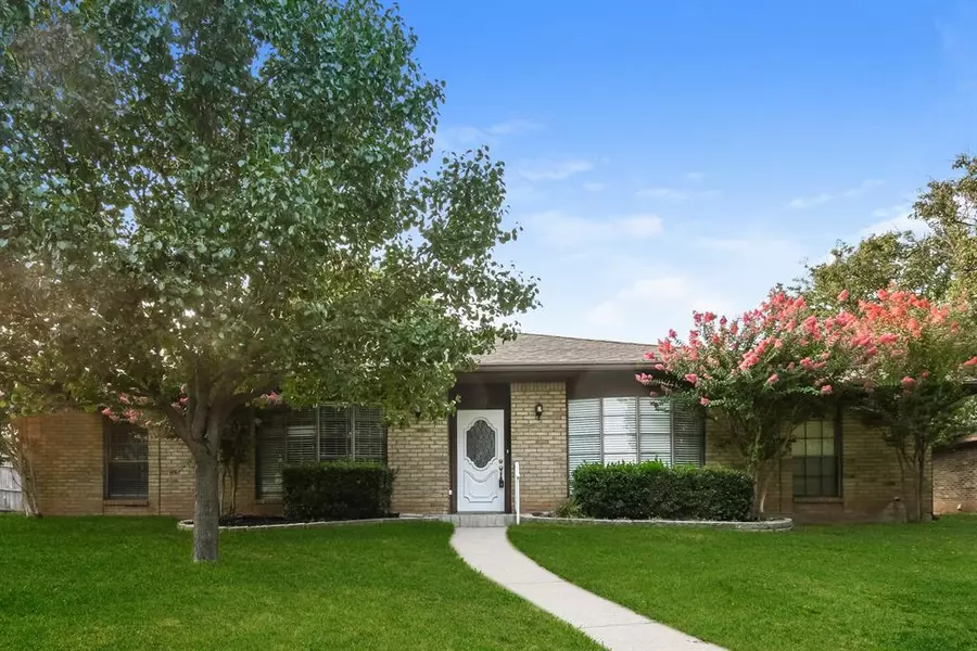 517 Whistler Drive, Arlington, TX 76006