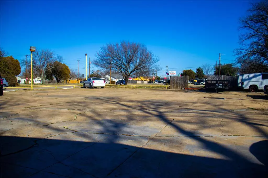 Garland, TX 75040,304 S 3rd Street