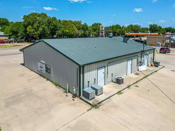 Kerens, TX 75144,100 NE 2nd Street #2 & 3