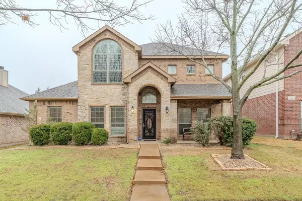 303 Village Drive, Red Oak, TX 75154