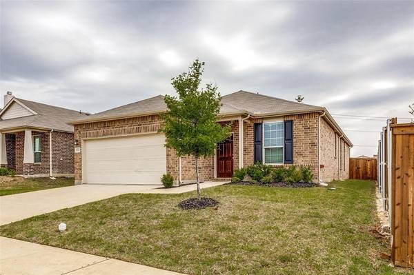 1220 Waggoner Drive, Aubrey, TX 76227