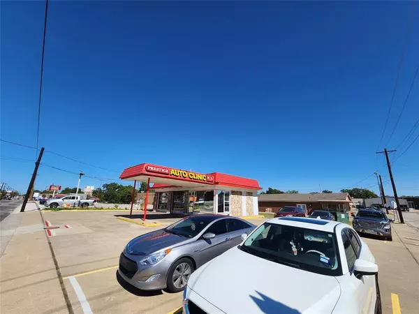 Denton, TX 76201,621 S Elm Street