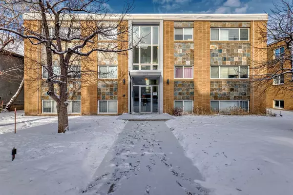 316 22 AVE Southwest #12, Calgary, AB T2S 0H4