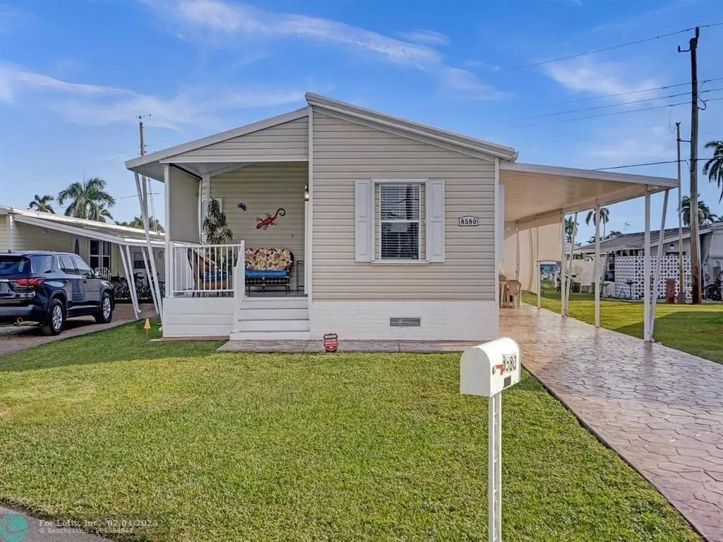 Davie, FL 33324,8580 SW 18 ST