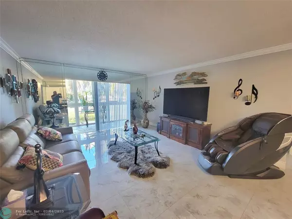 North Lauderdale, FL 33068,8260 SW 24th St  #6214