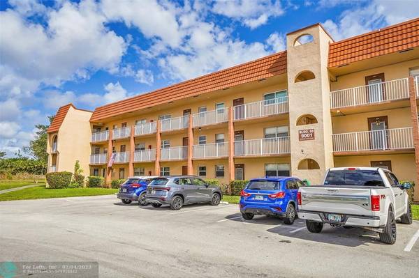 9001 Sunrise Lakes Blvd  #301, Sunrise, FL 33322