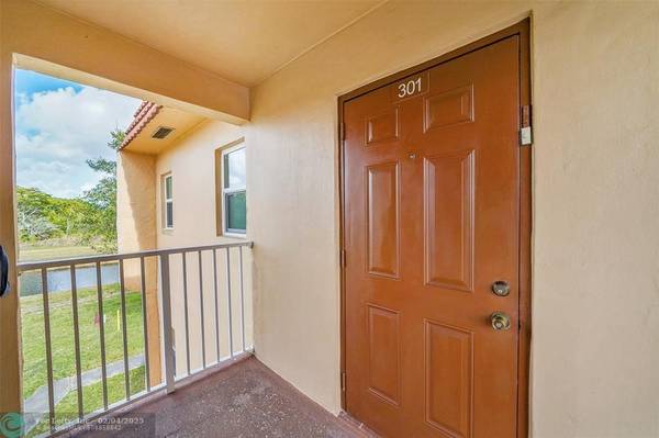 Sunrise, FL 33322,9001 Sunrise Lakes Blvd  #301