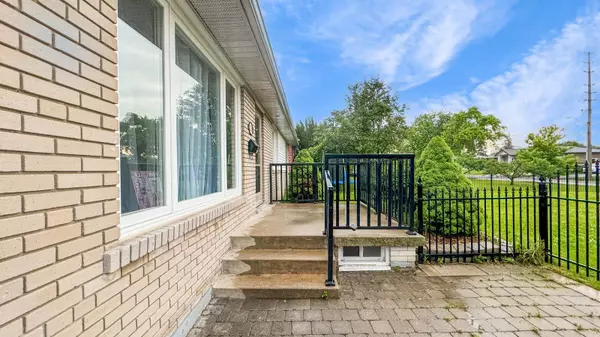 Mississauga, ON L5B 1X7,2518 Stillmeadow RD