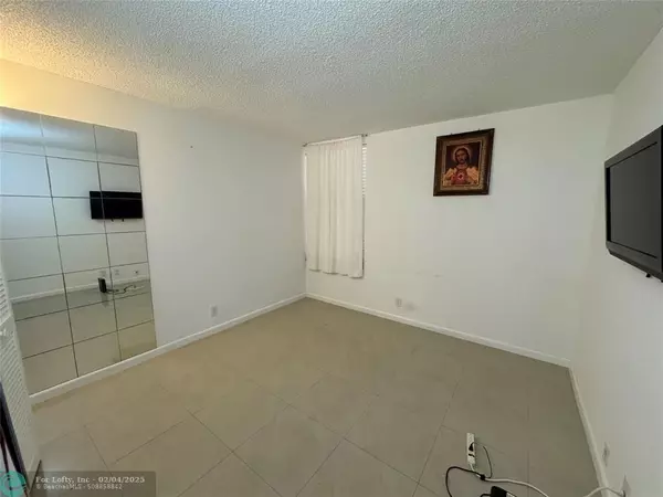 Coral Springs, FL 33065,8411 Forest Hills Dr  #204