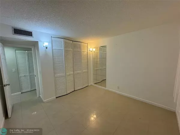 Coral Springs, FL 33065,8411 Forest Hills Dr  #204