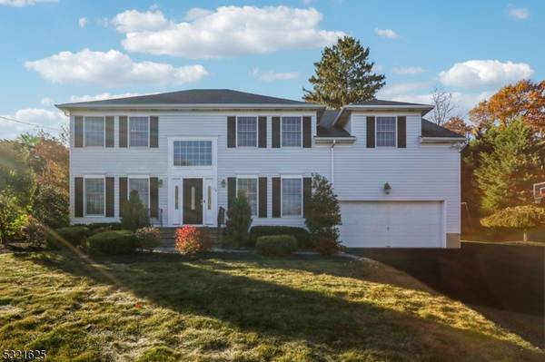 48 Macspar Dr, Randolph Twp., NJ 07869