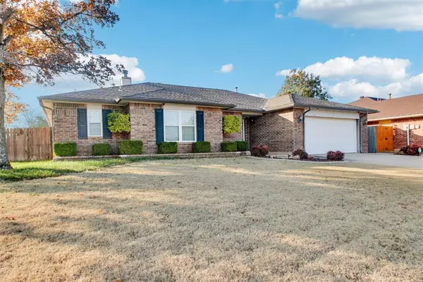 1108 Shelly Road, Yukon, OK 73099