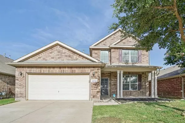 15641 Landing Creek Lane, Fort Worth, TX 76262