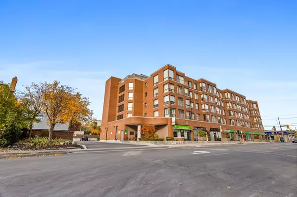 500 Glencairn AVE #208, Toronto C04, ON M6B 1Z1