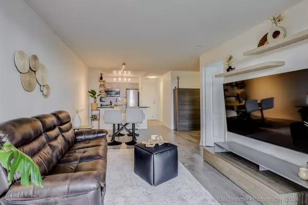 2121 Lake Shore BLVD W #403, Toronto W06, ON M8V 4E9