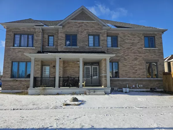 2 Littlewood DR, Whitby, ON L1P 0H4