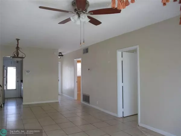 Pompano Beach, FL 33064,2475 W Golf Blvd  #239