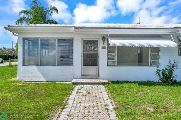 Dania Beach, FL 33312,2421 SW 49 CT