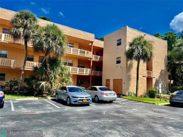 8390 Lagos De Campo Blvd  #304, Tamarac, FL 33321