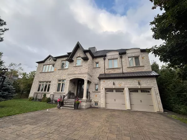 64 Maple Grove AVE E, Richmond Hill, ON L4E 2V5