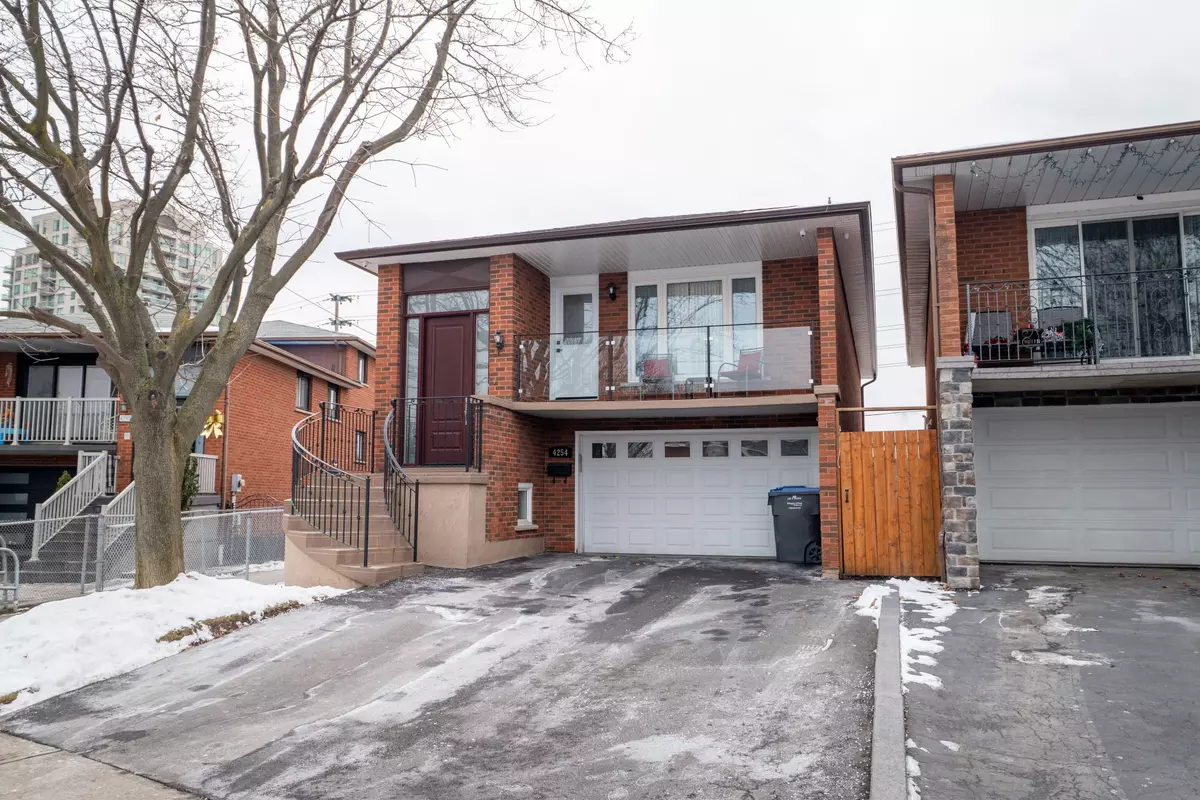 Mississauga, ON L4W 3C2,4254 Poltava CRES